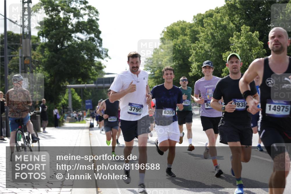 29.06.2025 - hella hamburg halbmarathon Jannik Wohlers http://msf.ph/oto/8196588 29.06.2025 09:46:43 Lombardsbrücke 1053, 1396, 1411, 1577, 1959, 2563, 2836, 3005, 3790, 3935, 5193, 6032, 6305, 7080, 7831, 7867, 8323, 9376, 9519, 10771, 11055, 11370, 11898, 12204, 13148, 13771, 13972, 13991, 14069, 14385, 14388, 14448, 14841, 14899, 14975, 15348, 15390, 16177, 16417, 16425, 16881, 17014, 17329, 17877, 18357, 18455, 18731, 18906, 18986 meine-sportfotos.de