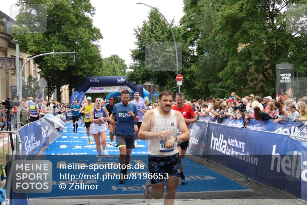 29.06.2025 - hella hamburg halbmarathon Zöllner http://msf.ph/oto/8196653 29.06.2025 10:45:59 Ziel 2189, 3477, 4277, 6532, 8577, 8871, 10792, 11821, 12084, 14462, 14911, 15149, 16624, 17008, 18185, 19116 meine-sportfotos.de