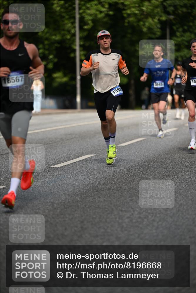 29.06.2025 - hella hamburg halbmarathon Dr. Thomas Lammeyer http://msf.ph/oto/8196668 29.06.2025 09:47:54 Kennedybrücke 1065, 2021, 2879, 3075, 3845, 3968, 4678, 5367, 7349, 8473, 8731, 10790, 10848 meine-sportfotos.de