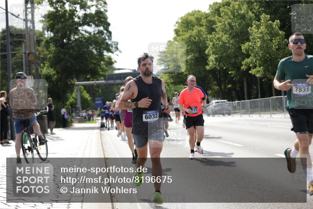 29.06.2025 - hella hamburg halbmarathon Jannik Wohlers http://msf.ph/oto/8196675 29.06.2025 09:46:45 Lombardsbrücke 1053, 1396, 1407, 1411, 1577, 1959, 2563, 2836, 3005, 3790, 3935, 4740, 5193, 6032, 6305, 6915, 7080, 7831, 8323, 9376, 9508, 9519, 10771, 11055, 11370, 11898, 12204, 13148, 13771, 13972, 13991, 14069, 14385, 14388, 14448, 14841, 14975, 15348, 15390, 16177, 16425, 16881, 17014, 17877, 18455, 18731, 18906, 18986 meine-sportfotos.de
