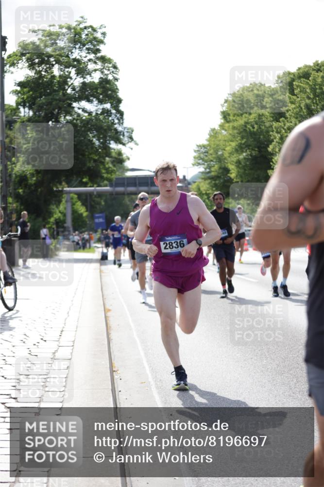 29.06.2025 - hella hamburg halbmarathon Jannik Wohlers http://msf.ph/oto/8196697 29.06.2025 09:46:46 Lombardsbrücke 1396, 1407, 1411, 1577, 1959, 2563, 2836, 3005, 3790, 3935, 4740, 5193, 6032, 6305, 6473, 6915, 7831, 8323, 9376, 9508, 9519, 10771, 11055, 11370, 12204, 13148, 13771, 13972, 13991, 14069, 14385, 14388, 14448, 14841, 14975, 15348, 15390, 16177, 16425, 17014, 17877, 18455, 18731, 18906, 18986 meine-sportfotos.de