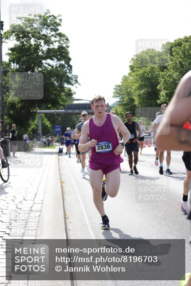 29.06.2025 - hella hamburg halbmarathon Jannik Wohlers http://msf.ph/oto/8196703 29.06.2025 09:46:47 Lombardsbrücke 1396, 1407, 1411, 1910, 1959, 2563, 2774, 2836, 3005, 3790, 3935, 4740, 5193, 6032, 6305, 6473, 6915, 7831, 7972, 8366, 9376, 9508, 9519, 10771, 11055, 11370, 12204, 13148, 13771, 13972, 13991, 14069, 14385, 14388, 14448, 14841, 14975, 15348, 15390, 16177, 16425, 16698, 17014, 17877, 18455, 18731, 18906, 18986 meine-sportfotos.de