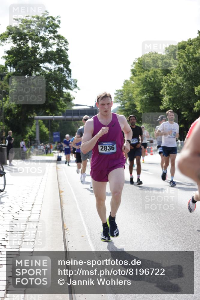 29.06.2025 - hella hamburg halbmarathon Jannik Wohlers http://msf.ph/oto/8196722 29.06.2025 09:46:47 Lombardsbrücke 1396, 1407, 1411, 1910, 1959, 2563, 2774, 2836, 3005, 3790, 3935, 4740, 5193, 6032, 6305, 6473, 6915, 7831, 7972, 8366, 9376, 9508, 9519, 10771, 11055, 11370, 12204, 13148, 13771, 13972, 13991, 14069, 14385, 14388, 14448, 14841, 14975, 15348, 15390, 16177, 16425, 16698, 17014, 17877, 18455, 18731, 18906, 18986 meine-sportfotos.de