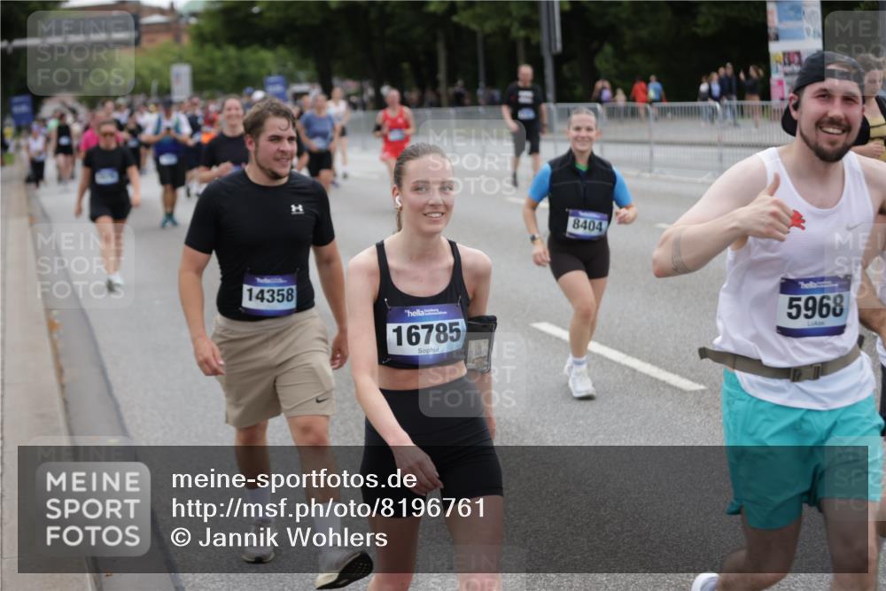 29.06.2025 - hella hamburg halbmarathon Jannik Wohlers http://msf.ph/oto/8196761 29.06.2025 11:14:29 Lombardsbrücke 1146, 1492, 1493, 2875, 3269, 3872, 3887, 3888, 5576, 5737, 6264, 6268, 6372, 6383, 6534, 7819, 8404, 8782, 10231, 10233, 10265, 10947, 10949, 11257, 11685, 12110, 12971, 13253, 13396, 14120, 14943, 15167, 16462, 16463, 17430, 17920, 17925, 18468, 18472, 18473, 18770, 19136 meine-sportfotos.de