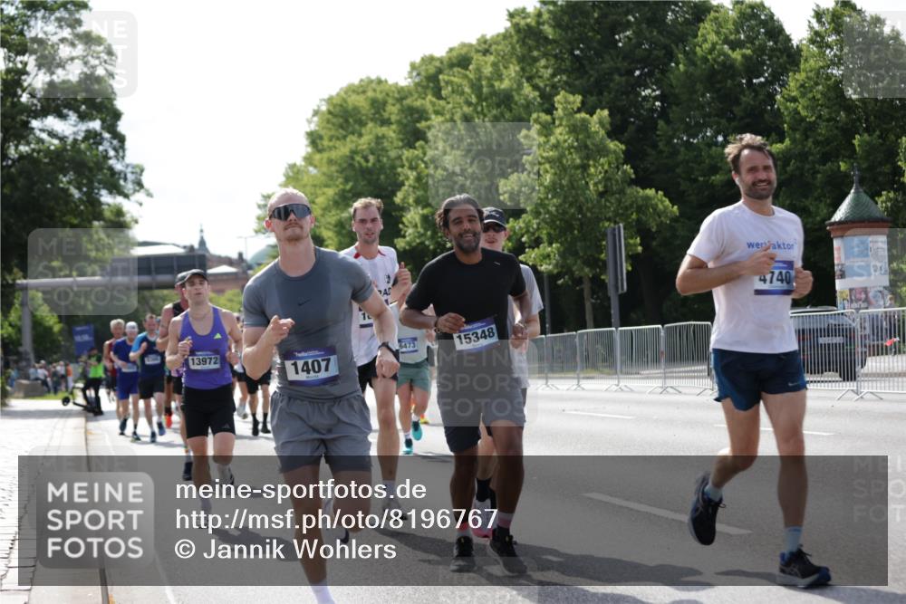 29.06.2025 - hella hamburg halbmarathon Jannik Wohlers http://msf.ph/oto/8196767 29.06.2025 09:46:49 Lombardsbrücke 1002, 1396, 1407, 1910, 1959, 2121, 2228, 2563, 2774, 2836, 3005, 3790, 3935, 4246, 4740, 6032, 6305, 6473, 6915, 7831, 7972, 8366, 9376, 9508, 9519, 10771, 11055, 11370, 12204, 13148, 13771, 13972, 13991, 14069, 14388, 14448, 14975, 15348, 15390, 15500, 16075, 16177, 16425, 16698, 17014, 17877, 18455, 18731, 18906, 19059 meine-sportfotos.de