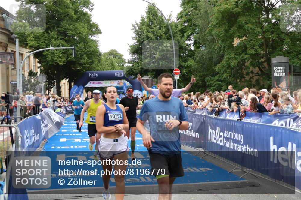 29.06.2025 - hella hamburg halbmarathon Zöllner http://msf.ph/oto/8196779 29.06.2025 10:46:01 Ziel 2189, 4277, 5648, 6532, 8269, 8577, 8871, 10792, 11821, 11936, 12084, 14462, 14911, 15149, 17008, 18081, 18185, 19116 meine-sportfotos.de