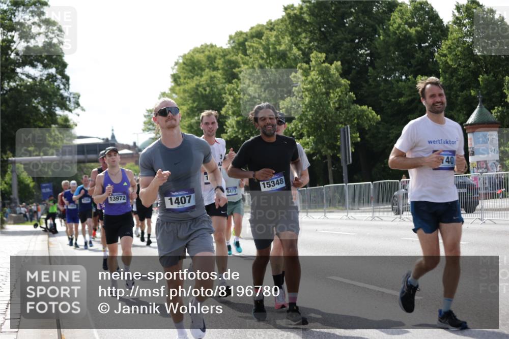 29.06.2025 - hella hamburg halbmarathon Jannik Wohlers http://msf.ph/oto/8196780 29.06.2025 09:46:49 Lombardsbrücke 1002, 1396, 1407, 1910, 1959, 2121, 2228, 2563, 2774, 2836, 3005, 3790, 3935, 4246, 4740, 6032, 6305, 6473, 6915, 7831, 7972, 8366, 9376, 9508, 9519, 10771, 11055, 11370, 12204, 13148, 13771, 13972, 13991, 14069, 14388, 14448, 14975, 15348, 15390, 15500, 16075, 16177, 16425, 16698, 17014, 17877, 18455, 18731, 18906, 19059 meine-sportfotos.de