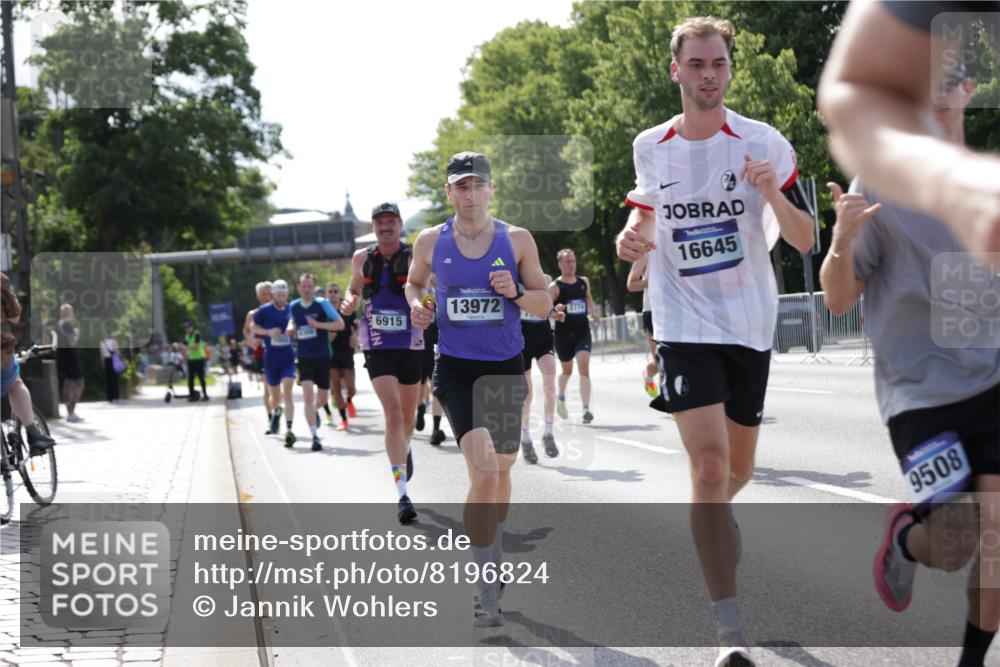 29.06.2025 - hella hamburg halbmarathon Jannik Wohlers http://msf.ph/oto/8196824 29.06.2025 09:46:50 Lombardsbrücke 1002, 1396, 1407, 1910, 1959, 2121, 2228, 2563, 2774, 2836, 3005, 3790, 3935, 4246, 4740, 5961, 6032, 6305, 6473, 6915, 7831, 7972, 8366, 9376, 9508, 9519, 10771, 11055, 11370, 11806, 12137, 12204, 13148, 13771, 13972, 13991, 14069, 14388, 14448, 14975, 15348, 15390, 15500, 15939, 16075, 16177, 16425, 16698, 17877, 18455, 18731, 18906, 19059 meine-sportfotos.de