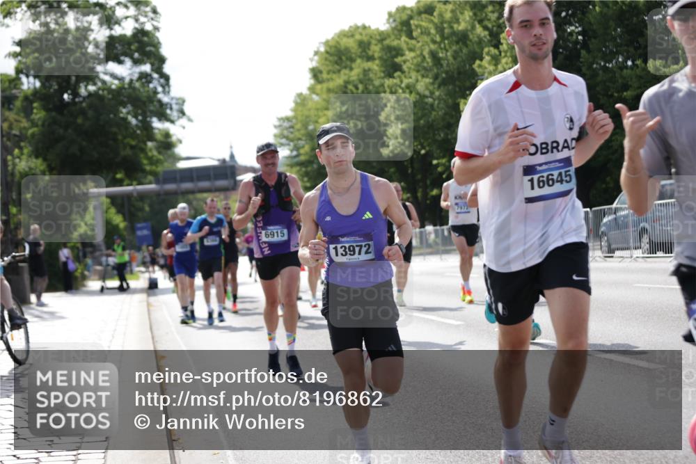 29.06.2025 - hella hamburg halbmarathon Jannik Wohlers http://msf.ph/oto/8196862 29.06.2025 09:46:50 Lombardsbrücke 1002, 1396, 1407, 1910, 1959, 2121, 2228, 2563, 2774, 2836, 3005, 3790, 3935, 4246, 4740, 5961, 6032, 6305, 6473, 6915, 7831, 7972, 8366, 9376, 9508, 9519, 10771, 11055, 11370, 11806, 12137, 12204, 13148, 13771, 13972, 13991, 14069, 14388, 14448, 14975, 15348, 15390, 15500, 15939, 16075, 16177, 16425, 16698, 17877, 18455, 18731, 18906, 19059 meine-sportfotos.de