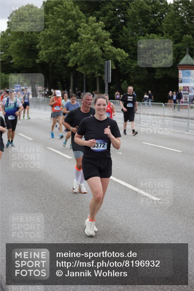 29.06.2025 - hella hamburg halbmarathon Jannik Wohlers http://msf.ph/oto/8196932 29.06.2025 11:14:32 Lombardsbrücke 1146, 1492, 1493, 2503, 2875, 4656, 5576, 5737, 6264, 6268, 6372, 6383, 6469, 6534, 7718, 7819, 8404, 8782, 10265, 10947, 10949, 11257, 11685, 12110, 13253, 14120, 16026, 16462, 16463, 17430, 17920, 17925, 18468, 18472, 18473, 18595, 18770, 19136 meine-sportfotos.de