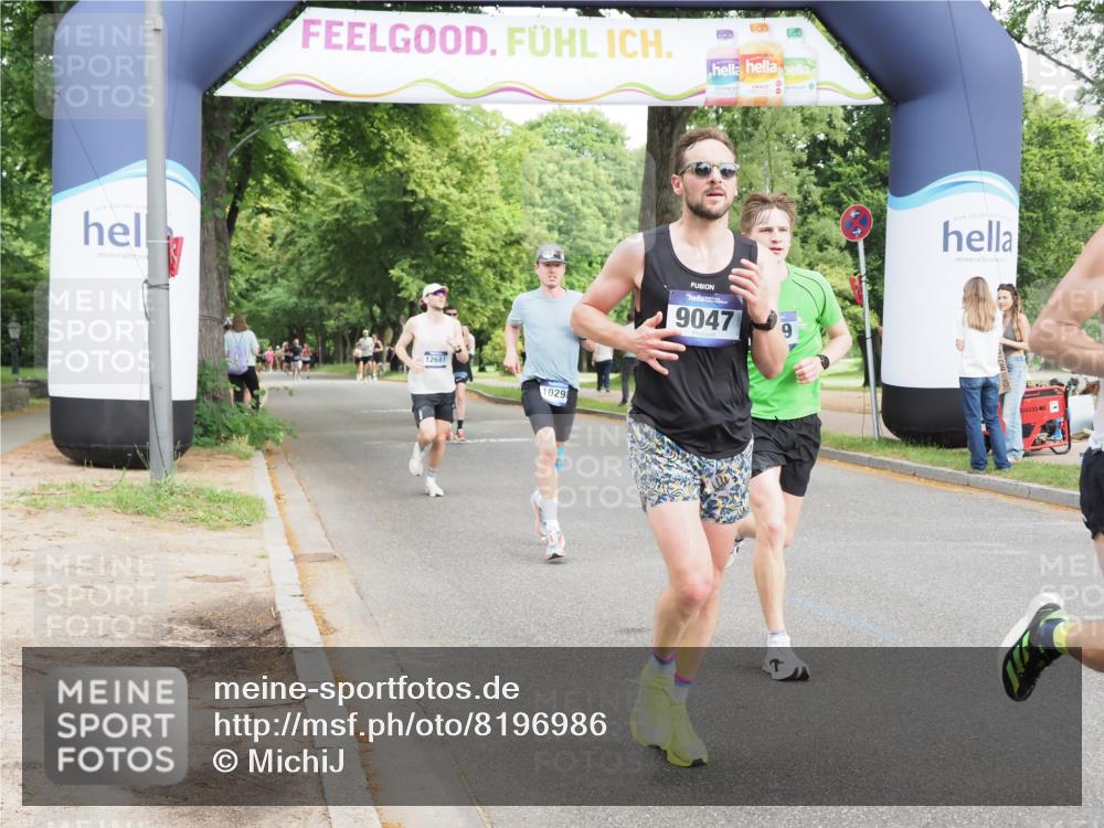 29.06.2025 - hella hamburg halbmarathon MichiJ http://msf.ph/oto/8196986 29.06.2025 10:20:53 Zwischen KM18-KM19 6619, 7272, 9047, 9508, 10298, 12232, 13606, 14548, 18102 meine-sportfotos.de
