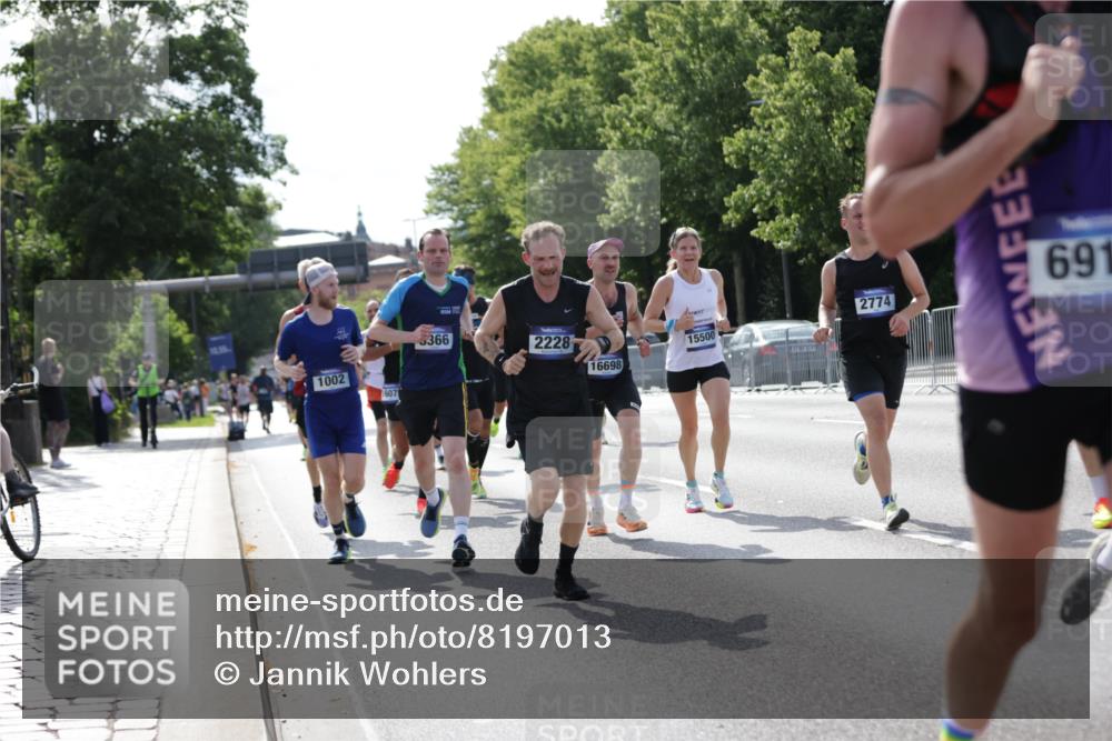 29.06.2025 - hella hamburg halbmarathon Jannik Wohlers http://msf.ph/oto/8197013 29.06.2025 09:46:52 Lombardsbrücke 1002, 1407, 1910, 1959, 2121, 2228, 2563, 2774, 2836, 3783, 3790, 3935, 4246, 4740, 5961, 6032, 6305, 6473, 6915, 7831, 7972, 8366, 9376, 9508, 9519, 10771, 11055, 11370, 11806, 12137, 12204, 13148, 13771, 13972, 13991, 14388, 14448, 14975, 15348, 15500, 15939, 16075, 16177, 16425, 16698, 17877, 18455, 18731, 19059 meine-sportfotos.de