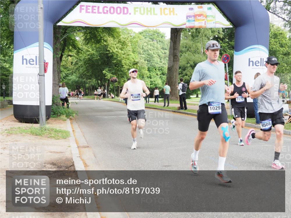 29.06.2025 - hella hamburg halbmarathon MichiJ http://msf.ph/oto/8197039 29.06.2025 10:20:54 Zwischen KM18-KM19 6619, 7272, 9047, 9508, 10298, 12232, 13606, 14548, 18102 meine-sportfotos.de
