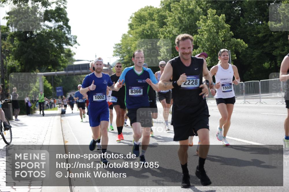 29.06.2025 - hella hamburg halbmarathon Jannik Wohlers http://msf.ph/oto/8197085 29.06.2025 09:46:53 Lombardsbrücke 1002, 1407, 1910, 1959, 2121, 2228, 2563, 2774, 2836, 3783, 3790, 3935, 4246, 4740, 5961, 6032, 6305, 6473, 6915, 7831, 7972, 8366, 9376, 9508, 9519, 10771, 11055, 11370, 11806, 12137, 12204, 13148, 13771, 13972, 13991, 14388, 14448, 14975, 15348, 15500, 15939, 16075, 16177, 16425, 16698, 17877, 18455, 19059 meine-sportfotos.de