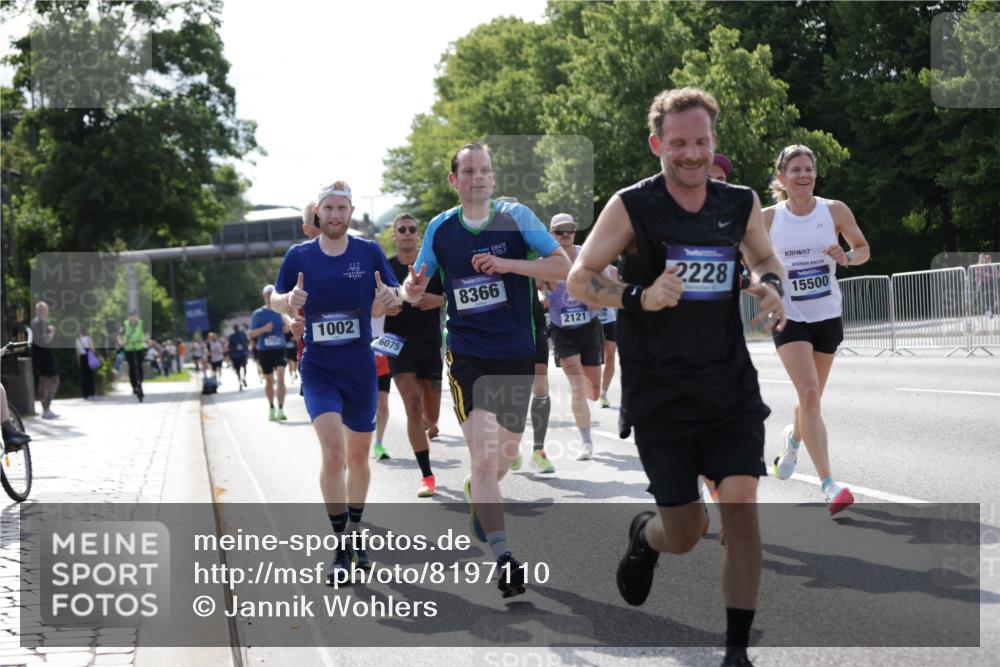 29.06.2025 - hella hamburg halbmarathon Jannik Wohlers http://msf.ph/oto/8197110 29.06.2025 09:46:53 Lombardsbrücke 1002, 1407, 1910, 1959, 2121, 2228, 2563, 2774, 2836, 3783, 3790, 3935, 4246, 4740, 5961, 6032, 6305, 6473, 6915, 7831, 7972, 8366, 9376, 9508, 9519, 10771, 11055, 11370, 11806, 12137, 12204, 13148, 13771, 13972, 13991, 14388, 14448, 14975, 15348, 15500, 15939, 16075, 16177, 16425, 16698, 17877, 18455, 19059 meine-sportfotos.de