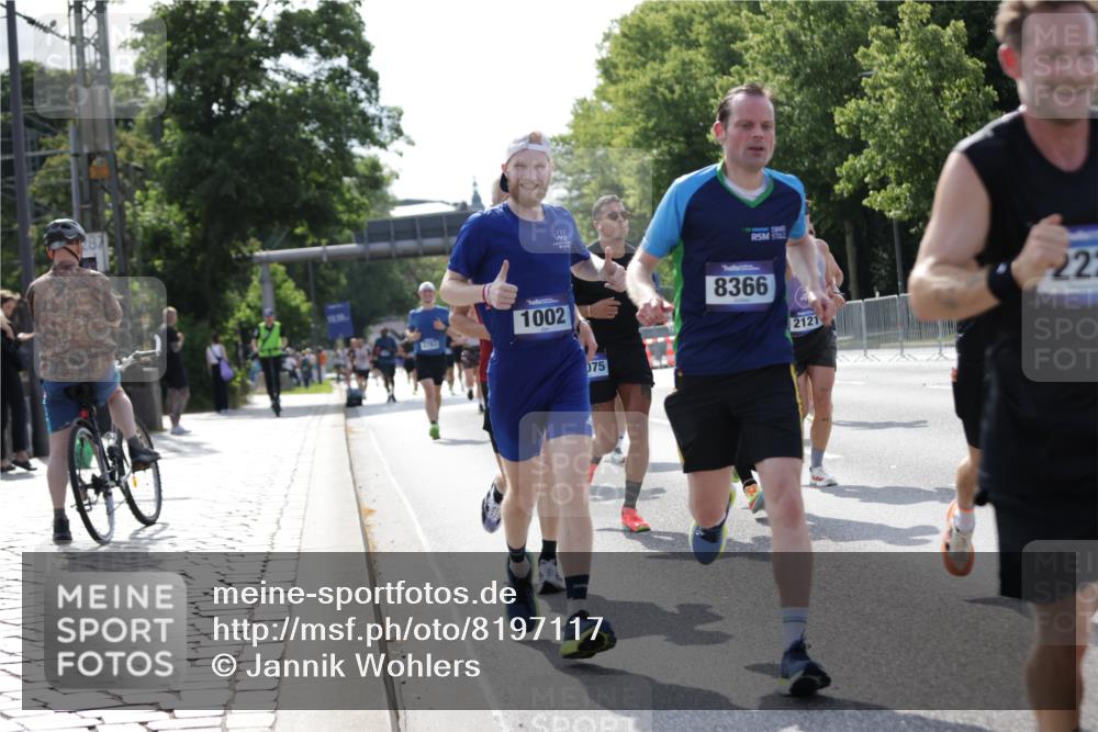 29.06.2025 - hella hamburg halbmarathon Jannik Wohlers http://msf.ph/oto/8197117 29.06.2025 09:46:54 Lombardsbrücke 1002, 1407, 1910, 1959, 2121, 2228, 2563, 2774, 2836, 3783, 3790, 3935, 4246, 4740, 5961, 6032, 6305, 6473, 6915, 7831, 7972, 8366, 9171, 9376, 9508, 9519, 10771, 11055, 11370, 11806, 12137, 12204, 13148, 13972, 13991, 14388, 14448, 14975, 15348, 15500, 15939, 16075, 16177, 16425, 16698, 17877, 18455, 19059 meine-sportfotos.de