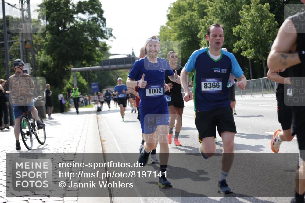 29.06.2025 - hella hamburg halbmarathon Jannik Wohlers http://msf.ph/oto/8197141 29.06.2025 09:46:54 Lombardsbrücke 1002, 1407, 1910, 1959, 2121, 2228, 2563, 2774, 2836, 3783, 3790, 3935, 4246, 4740, 5961, 6032, 6305, 6473, 6915, 7831, 7972, 8366, 9171, 9376, 9508, 9519, 10771, 11055, 11370, 11806, 12137, 12204, 13148, 13972, 13991, 14388, 14448, 14975, 15348, 15500, 15939, 16075, 16177, 16425, 16698, 17877, 18455, 19059 meine-sportfotos.de