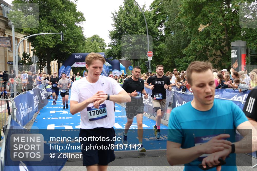 29.06.2025 - hella hamburg halbmarathon Zöllner http://msf.ph/oto/8197142 29.06.2025 10:46:07 Ziel 2189, 5648, 6460, 7961, 8269, 9585, 11936, 12269, 13630, 14462, 14804, 18081, 18702 meine-sportfotos.de