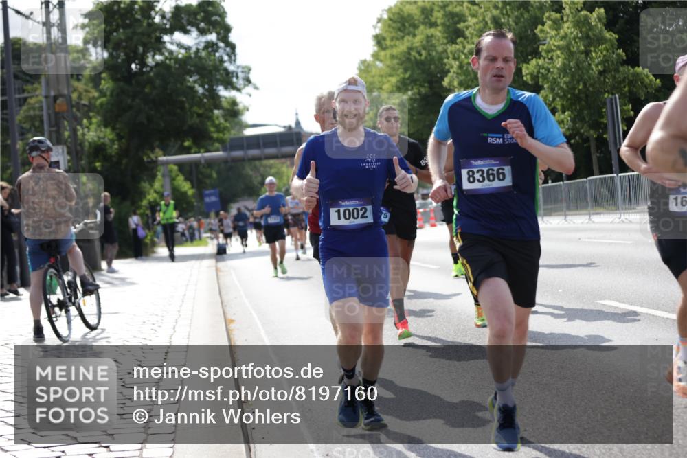 29.06.2025 - hella hamburg halbmarathon Jannik Wohlers http://msf.ph/oto/8197160 29.06.2025 09:46:54 Lombardsbrücke 1002, 1407, 1910, 1959, 2121, 2228, 2563, 2774, 2836, 3783, 3790, 3935, 4246, 4740, 5961, 6032, 6305, 6473, 6915, 7831, 7972, 8366, 9171, 9376, 9508, 9519, 10771, 11055, 11370, 11806, 12137, 12204, 13148, 13972, 13991, 14388, 14448, 14975, 15348, 15500, 15939, 16075, 16177, 16425, 16698, 17877, 18455, 19059 meine-sportfotos.de