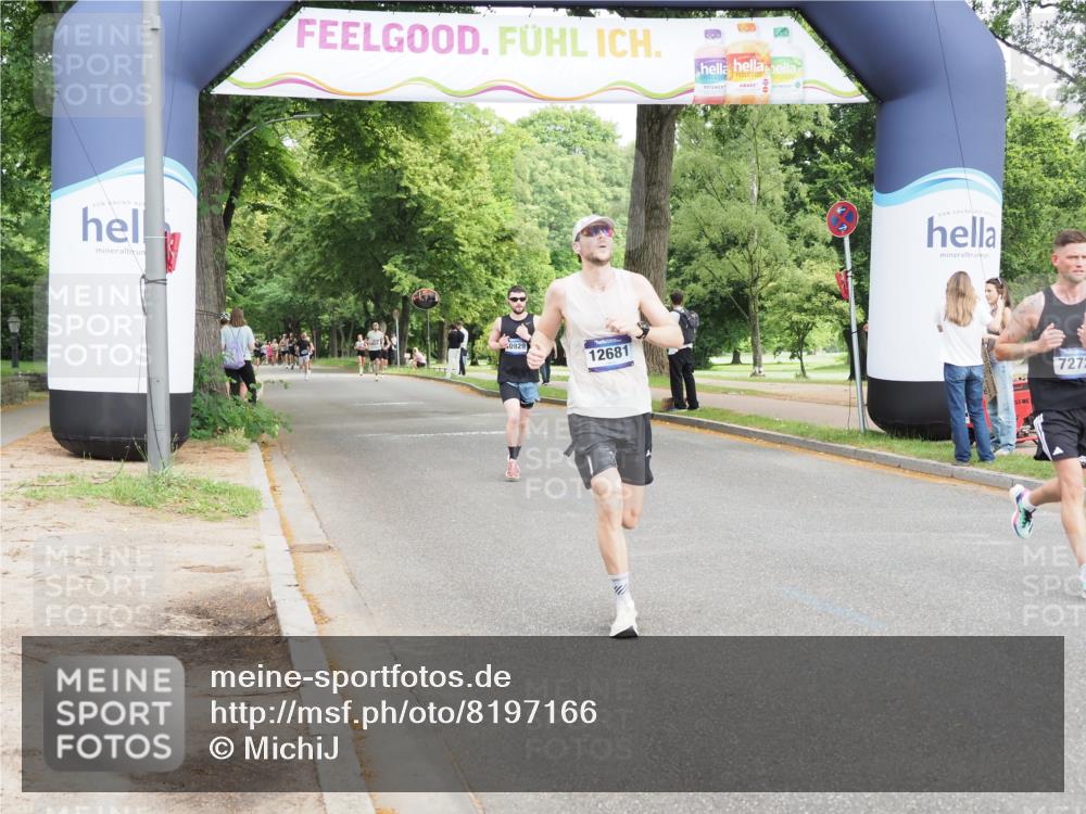29.06.2025 - hella hamburg halbmarathon MichiJ http://msf.ph/oto/8197166 29.06.2025 10:20:54 Zwischen KM18-KM19 6619, 7272, 9047, 9508, 10298, 12232, 13606, 14548, 18102 meine-sportfotos.de