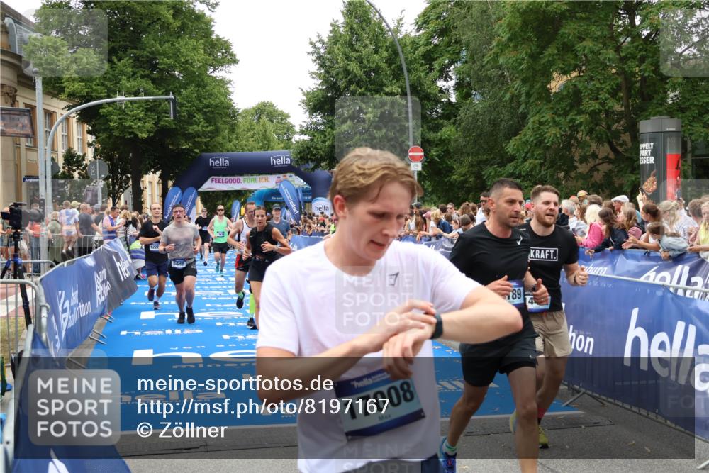 29.06.2025 - hella hamburg halbmarathon Zöllner http://msf.ph/oto/8197167 29.06.2025 10:46:08 Ziel 2189, 2707, 5648, 6460, 7961, 8269, 9585, 11125, 11936, 12269, 13630, 14462, 14804, 16136, 16466, 16475, 18081, 18702 meine-sportfotos.de