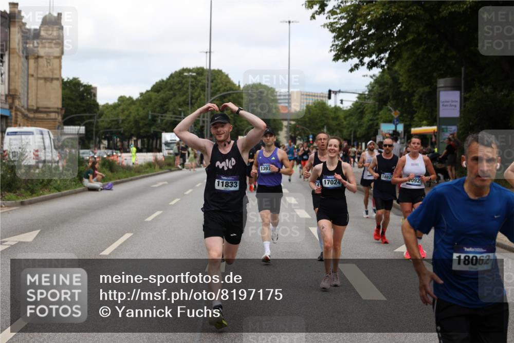 29.06.2025 - hella hamburg halbmarathon Yannick Fuchs http://msf.ph/oto/8197175 29.06.2025 10:31:42 20KM 1411, 2767, 4860, 4865, 5003, 5092, 5307, 5315, 5961, 6123, 6529, 7310, 7482, 8121, 8362, 9178, 9296, 9914, 10680, 10738, 11833, 13141, 13854, 13972, 14387, 14459, 14691, 14934, 15178, 15261, 15939, 16523, 17024, 17125, 17306, 17658, 17723, 18038, 18062, 18384, 18733, 18824 meine-sportfotos.de