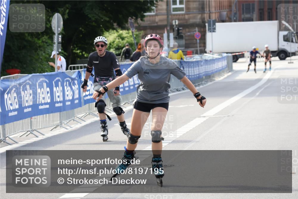 29.06.2025 - hella hamburg halbmarathon Strokosch-Dieckow http://msf.ph/oto/8197195 29.06.2025 09:43:16 Ziel 20257 meine-sportfotos.de