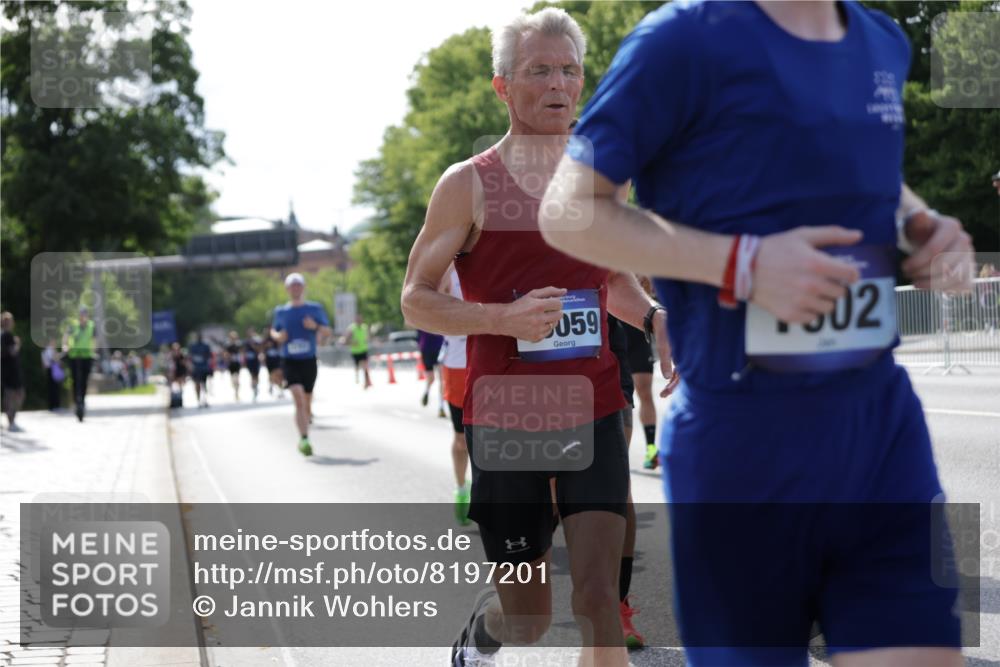 29.06.2025 - hella hamburg halbmarathon Jannik Wohlers http://msf.ph/oto/8197201 29.06.2025 09:46:55 Lombardsbrücke 1002, 1407, 1910, 1959, 2121, 2228, 2563, 2774, 2836, 3783, 3790, 3935, 4246, 4740, 5961, 6032, 6305, 6473, 6915, 7831, 7972, 8366, 9171, 9376, 9508, 9519, 10771, 11055, 11370, 11806, 12137, 12204, 13148, 13972, 13991, 14388, 14448, 14459, 14975, 15348, 15500, 15939, 16075, 16177, 16425, 16698, 17877, 18455, 19059 meine-sportfotos.de