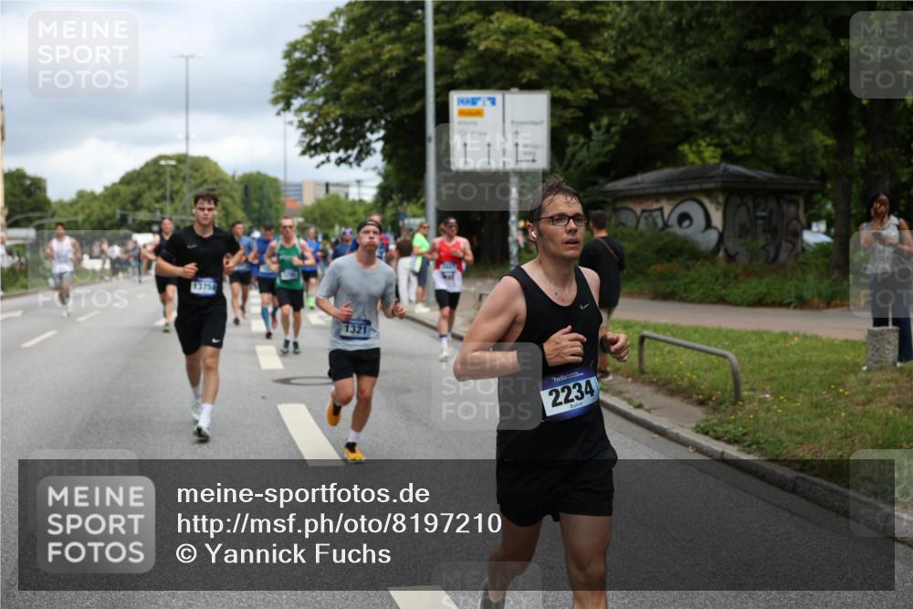 29.06.2025 - hella hamburg halbmarathon Yannick Fuchs http://msf.ph/oto/8197210 29.06.2025 10:44:25 20KM 1119, 1216, 1321, 1399, 1507, 1630, 2020, 2234, 2788, 3296, 3852, 3947, 4127, 4247, 4346, 4933, 5894, 6662, 6795, 7176, 8153, 8313, 8572, 8576, 8657, 8689, 8704, 8899, 9031, 9303, 10371, 10480, 10750, 11356, 11455, 11607, 12235, 12527, 12624, 12733, 13282, 13463, 13609, 13758, 13812, 14257, 14562, 15803, 15950, 16000, 16242, 16716, 16732, 16806, 16887, 17247, 17282, 17319, 18066, 18228, 18229, 18370, 18451, 18499, 18657, 18658, 18811, 18884 meine-sportfotos.de