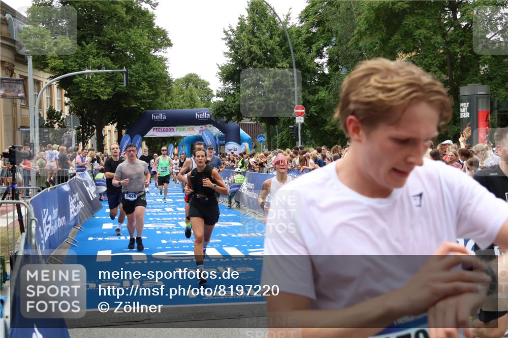 29.06.2025 - hella hamburg halbmarathon Zöllner http://msf.ph/oto/8197220 29.06.2025 10:46:08 Ziel 2189, 2707, 5648, 6460, 7961, 8269, 9585, 11125, 11936, 12269, 13630, 14462, 14804, 16136, 16466, 16475, 18081, 18702 meine-sportfotos.de