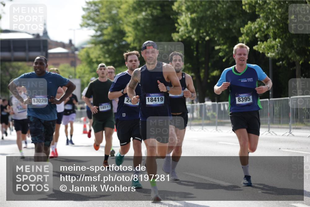 29.06.2025 - hella hamburg halbmarathon Jannik Wohlers http://msf.ph/oto/8197281 29.06.2025 09:47:05 Lombardsbrücke 1002, 1217, 1407, 1910, 2121, 2228, 2404, 2774, 2851, 3783, 4246, 4740, 5923, 5961, 6473, 6915, 7972, 8366, 8395, 9171, 9508, 11806, 12137, 12704, 12751, 13029, 14459, 15500, 15939, 16075, 16123, 16698, 17154, 18419, 19059 meine-sportfotos.de