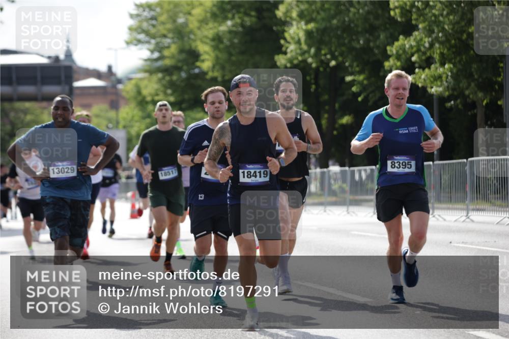 29.06.2025 - hella hamburg halbmarathon Jannik Wohlers http://msf.ph/oto/8197291 29.06.2025 09:47:05 Lombardsbrücke 1002, 1217, 1407, 1910, 2121, 2228, 2404, 2774, 2851, 3783, 4246, 4740, 5923, 5961, 6473, 6915, 7972, 8366, 8395, 9171, 9508, 11806, 12137, 12704, 12751, 13029, 14459, 15500, 15939, 16075, 16123, 16698, 17154, 18419, 19059 meine-sportfotos.de
