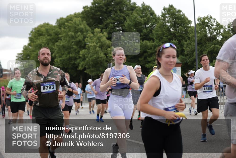 29.06.2025 - hella hamburg halbmarathon Jannik Wohlers http://msf.ph/oto/8197306 29.06.2025 11:14:44 Lombardsbrücke 1146, 1493, 1860, 2283, 2334, 2368, 2377, 2392, 2472, 2476, 2503, 3902, 3973, 3974, 4112, 4656, 6292, 6383, 6469, 6534, 6810, 6904, 7060, 7076, 7372, 7420, 7655, 7718, 8193, 8988, 9528, 9783, 10018, 10101, 10201, 10265, 10456, 10544, 11061, 11685, 12110, 12405, 12925, 12926, 13232, 13253, 13333, 13476, 13938, 14187, 15052, 15080, 15200, 15474, 15615, 15634, 16026, 17209, 17430, 17920, 17925, 18468, 18472, 18473, 18553, 18595, 18889 meine-sportfotos.de
