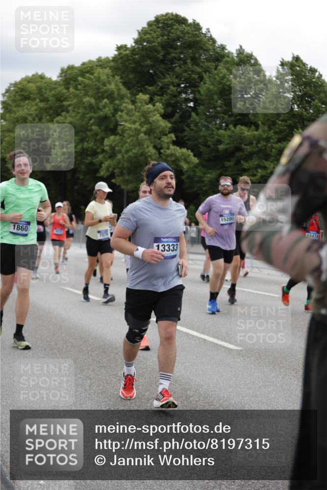 29.06.2025 - hella hamburg halbmarathon Jannik Wohlers http://msf.ph/oto/8197315 29.06.2025 11:14:45 Lombardsbrücke 1146, 1860, 2283, 2334, 2368, 2377, 2392, 2472, 2476, 2503, 3603, 3902, 3973, 3974, 4112, 4656, 6292, 6383, 6469, 6534, 6810, 6904, 7060, 7076, 7372, 7420, 7655, 7718, 8193, 8988, 9528, 9783, 10018, 10101, 10201, 10265, 10456, 10544, 11061, 11685, 12110, 12405, 12925, 12926, 13232, 13253, 13333, 13476, 13938, 14187, 15052, 15080, 15200, 15474, 15615, 15634, 16026, 17209, 17430, 17920, 17925, 18468, 18472, 18473, 18553, 18595, 18889 meine-sportfotos.de