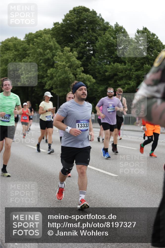 29.06.2025 - hella hamburg halbmarathon Jannik Wohlers http://msf.ph/oto/8197327 29.06.2025 11:14:46 Lombardsbrücke 1146, 1860, 2283, 2334, 2368, 2377, 2392, 2472, 2476, 2503, 3603, 3902, 3973, 3974, 4112, 4656, 6292, 6383, 6469, 6534, 6810, 6904, 7060, 7076, 7372, 7420, 7655, 7718, 8193, 8988, 9528, 9783, 10018, 10101, 10201, 10265, 10456, 10544, 11061, 11685, 12405, 12925, 12926, 13232, 13333, 13476, 13938, 14187, 15052, 15080, 15200, 15474, 15615, 15634, 16026, 16444, 17209, 17430, 17920, 17925, 18468, 18472, 18473, 18553, 18595, 18889, 18968 meine-sportfotos.de