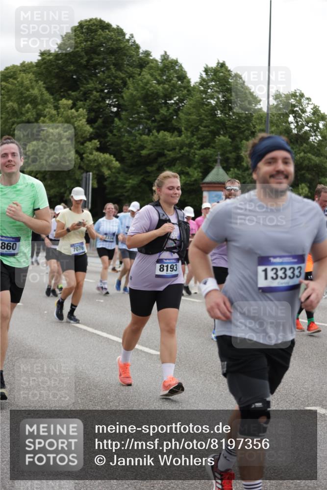 29.06.2025 - hella hamburg halbmarathon Jannik Wohlers http://msf.ph/oto/8197356 29.06.2025 11:14:47 Lombardsbrücke 1146, 1860, 2283, 2334, 2368, 2377, 2392, 2472, 2476, 2503, 3603, 3902, 3973, 3974, 4112, 4656, 6292, 6383, 6469, 6534, 6810, 6904, 7060, 7076, 7372, 7420, 7655, 7718, 8193, 8988, 9528, 9783, 9859, 10018, 10101, 10201, 10456, 10544, 11061, 11685, 12405, 12925, 12926, 13232, 13333, 13476, 13938, 14187, 15052, 15080, 15200, 15474, 15615, 15634, 16026, 16444, 17209, 17430, 17920, 17925, 18468, 18472, 18473, 18553, 18595, 18889, 18968 meine-sportfotos.de