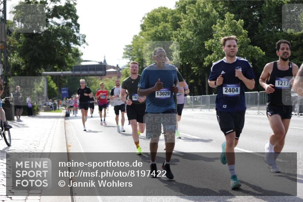 29.06.2025 - hella hamburg halbmarathon Jannik Wohlers http://msf.ph/oto/8197422 29.06.2025 09:47:07 Lombardsbrücke 1002, 1217, 1910, 2121, 2228, 2404, 2774, 2851, 3783, 4246, 5923, 5961, 6473, 7972, 8084, 8366, 8395, 9171, 11019, 11559, 11806, 12137, 12704, 12751, 13029, 13419, 14459, 15500, 15939, 16075, 16123, 16698, 17154, 18419, 19059 meine-sportfotos.de
