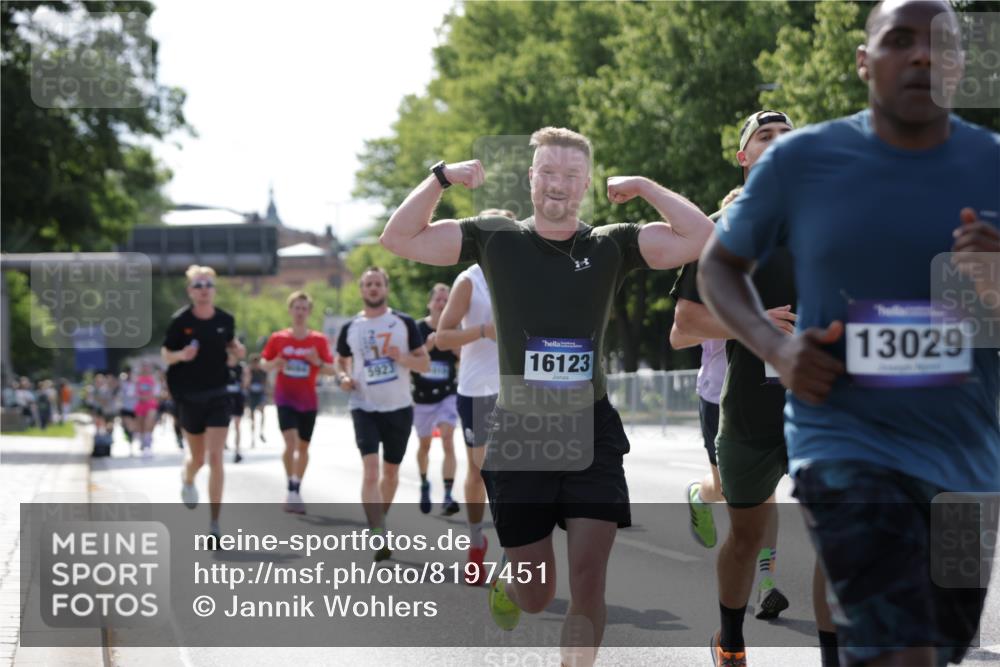 29.06.2025 - hella hamburg halbmarathon Jannik Wohlers http://msf.ph/oto/8197451 29.06.2025 09:47:08 Lombardsbrücke 1002, 1217, 1910, 2121, 2228, 2404, 2774, 2851, 3783, 4246, 5923, 5961, 7972, 8084, 8366, 8395, 9171, 11019, 11559, 11806, 12137, 12704, 12751, 13029, 13419, 14459, 15500, 15939, 16075, 16123, 16698, 17154, 18419, 19059 meine-sportfotos.de