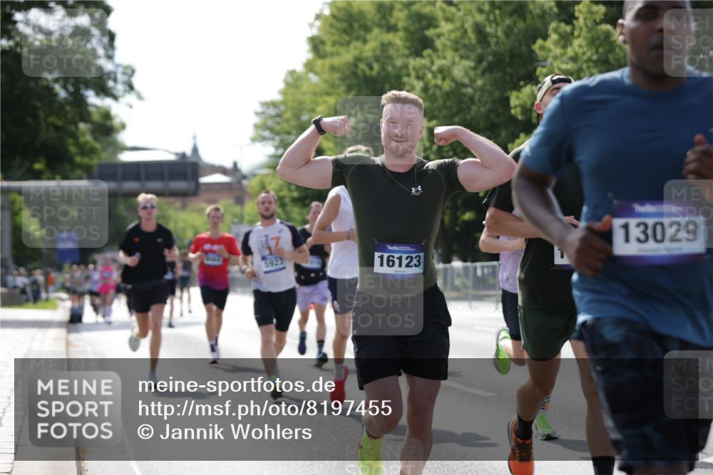 29.06.2025 - hella hamburg halbmarathon Jannik Wohlers http://msf.ph/oto/8197455 29.06.2025 09:47:08 Lombardsbrücke 1002, 1217, 1910, 2121, 2228, 2404, 2774, 2851, 3783, 4246, 5923, 5961, 7972, 8084, 8366, 8395, 9171, 11019, 11559, 11806, 12137, 12704, 12751, 13029, 13419, 14459, 15500, 15939, 16075, 16123, 16698, 17154, 18419, 19059 meine-sportfotos.de