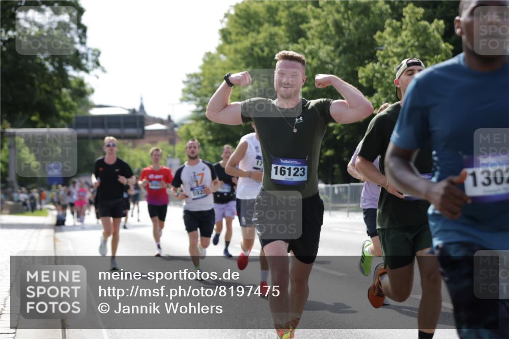 29.06.2025 - hella hamburg halbmarathon Jannik Wohlers http://msf.ph/oto/8197475 29.06.2025 09:47:08 Lombardsbrücke 1002, 1217, 1910, 2121, 2228, 2404, 2774, 2851, 3783, 4246, 5923, 5961, 7972, 8084, 8366, 8395, 9171, 11019, 11559, 11806, 12137, 12704, 12751, 13029, 13419, 14459, 15500, 15939, 16075, 16123, 16698, 17154, 18419, 19059 meine-sportfotos.de