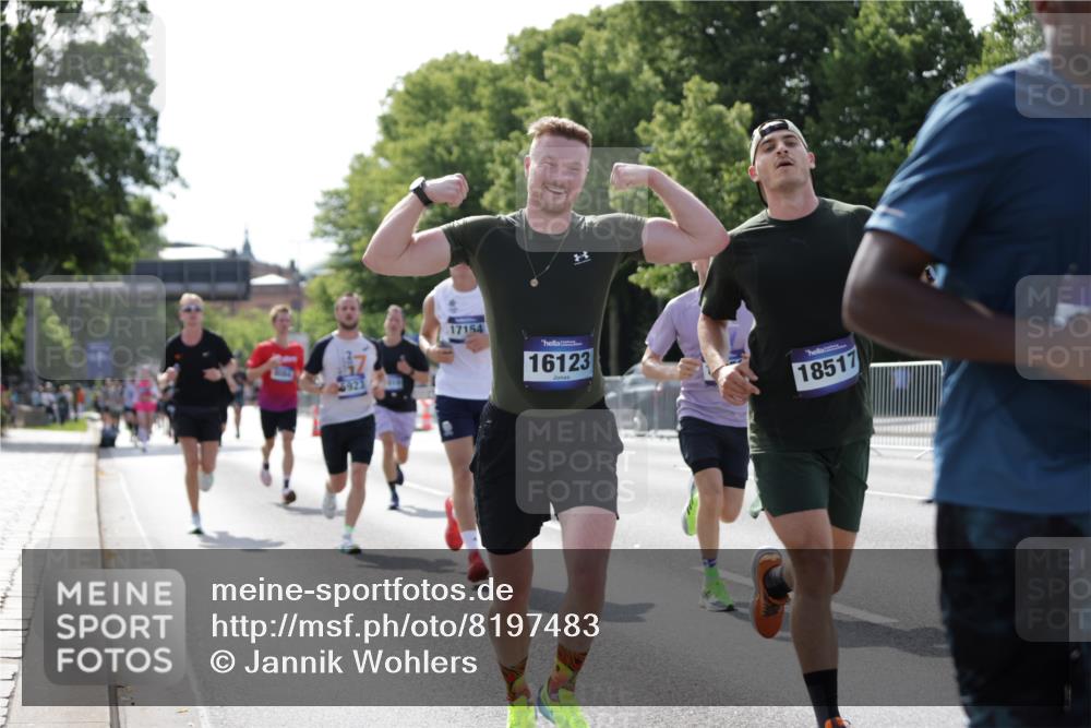 29.06.2025 - hella hamburg halbmarathon Jannik Wohlers http://msf.ph/oto/8197483 29.06.2025 09:47:09 Lombardsbrücke 1002, 1217, 2121, 2228, 2404, 2851, 3783, 4246, 5923, 5961, 8084, 8395, 9171, 11019, 11559, 11806, 12137, 12704, 12751, 13029, 13419, 14459, 15500, 15939, 16075, 16123, 17154, 18419, 19059 meine-sportfotos.de