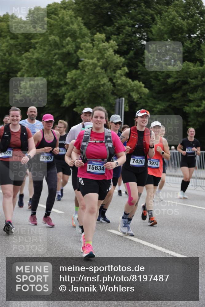 29.06.2025 - hella hamburg halbmarathon Jannik Wohlers http://msf.ph/oto/8197487 29.06.2025 11:14:49 Lombardsbrücke 1146, 1860, 2283, 2334, 2368, 2377, 2392, 2472, 2476, 2503, 3603, 3902, 3973, 3974, 4112, 4656, 6292, 6383, 6469, 6534, 6810, 6904, 7060, 7076, 7372, 7420, 7655, 7718, 8193, 8979, 8988, 9528, 9783, 9859, 10018, 10101, 10201, 10456, 10544, 11061, 11685, 12405, 12925, 12926, 13067, 13232, 13333, 13476, 13938, 14161, 14187, 15052, 15080, 15200, 15474, 15615, 15634, 16026, 16444, 17209, 17925, 18553, 18595, 18889, 18968 meine-sportfotos.de