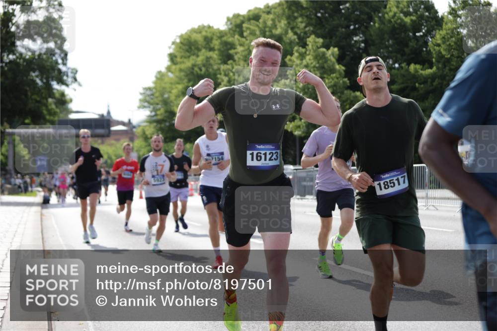 29.06.2025 - hella hamburg halbmarathon Jannik Wohlers http://msf.ph/oto/8197501 29.06.2025 09:47:09 Lombardsbrücke 1002, 1217, 2121, 2228, 2404, 2851, 3783, 4246, 5923, 5961, 8084, 8395, 9171, 11019, 11559, 11806, 12137, 12704, 12751, 13029, 13419, 14459, 15500, 15939, 16075, 16123, 17154, 18419, 19059 meine-sportfotos.de