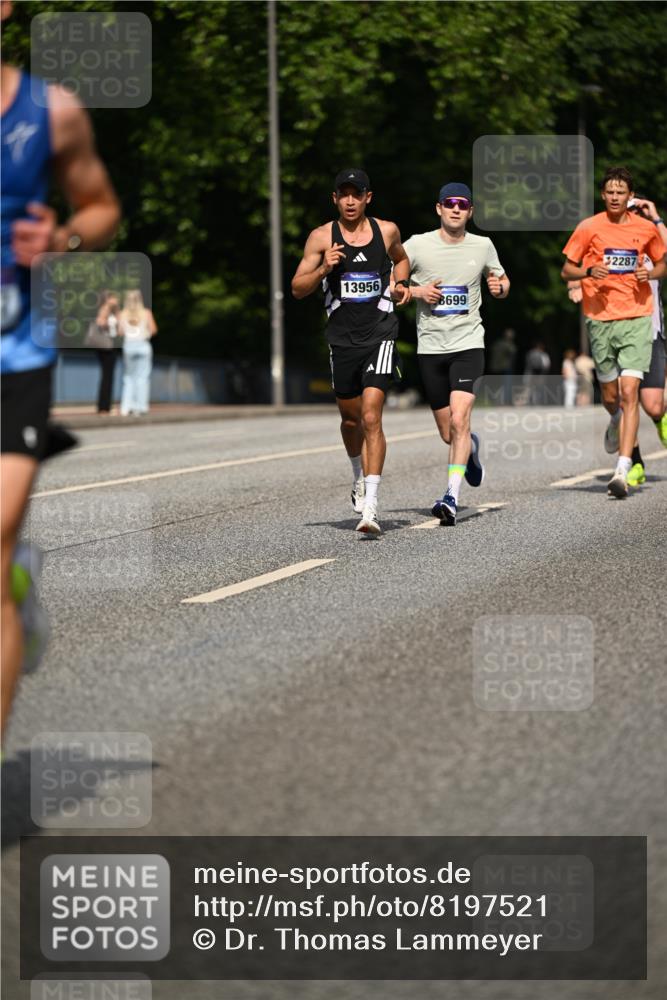29.06.2025 - hella hamburg halbmarathon Dr. Thomas Lammeyer http://msf.ph/oto/8197521 29.06.2025 09:47:58 Kennedybrücke 1065, 2021, 2879, 3075, 3201, 3845, 4678, 5367, 7349, 8473, 8731, 10156, 10848 meine-sportfotos.de