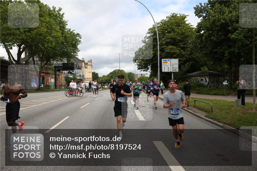 29.06.2025 - hella hamburg halbmarathon Yannick Fuchs http://msf.ph/oto/8197524 29.06.2025 10:44:26 20KM 1119, 1216, 1321, 1399, 1507, 1630, 2020, 2234, 2788, 3296, 3852, 3947, 4127, 4247, 4346, 4933, 5894, 6662, 6795, 7176, 8153, 8313, 8572, 8657, 8704, 8899, 9031, 9303, 10371, 10480, 10750, 11356, 11455, 11607, 12235, 12527, 12624, 12733, 13008, 13282, 13463, 13609, 13758, 13812, 14257, 14562, 15803, 15950, 16000, 16242, 16716, 16732, 16806, 16887, 17247, 17319, 17384, 18066, 18228, 18229, 18370, 18451, 18499, 18657, 18658, 18811, 18884 meine-sportfotos.de