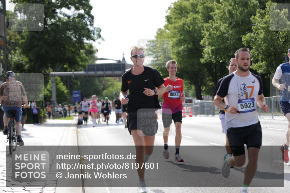 29.06.2025 - hella hamburg halbmarathon Jannik Wohlers http://msf.ph/oto/8197601 29.06.2025 09:47:11 Lombardsbrücke 1217, 2404, 2851, 3783, 5923, 5961, 8084, 8395, 9171, 11019, 11559, 11806, 12137, 12704, 12751, 13029, 13419, 14459, 15939, 16123, 17154, 18419, 18689 meine-sportfotos.de