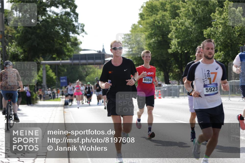 29.06.2025 - hella hamburg halbmarathon Jannik Wohlers http://msf.ph/oto/8197608 29.06.2025 09:47:11 Lombardsbrücke 1217, 2404, 2851, 3783, 5923, 5961, 8084, 8395, 9171, 11019, 11559, 11806, 12137, 12704, 12751, 13029, 13419, 14459, 15939, 16123, 17154, 18419, 18689 meine-sportfotos.de