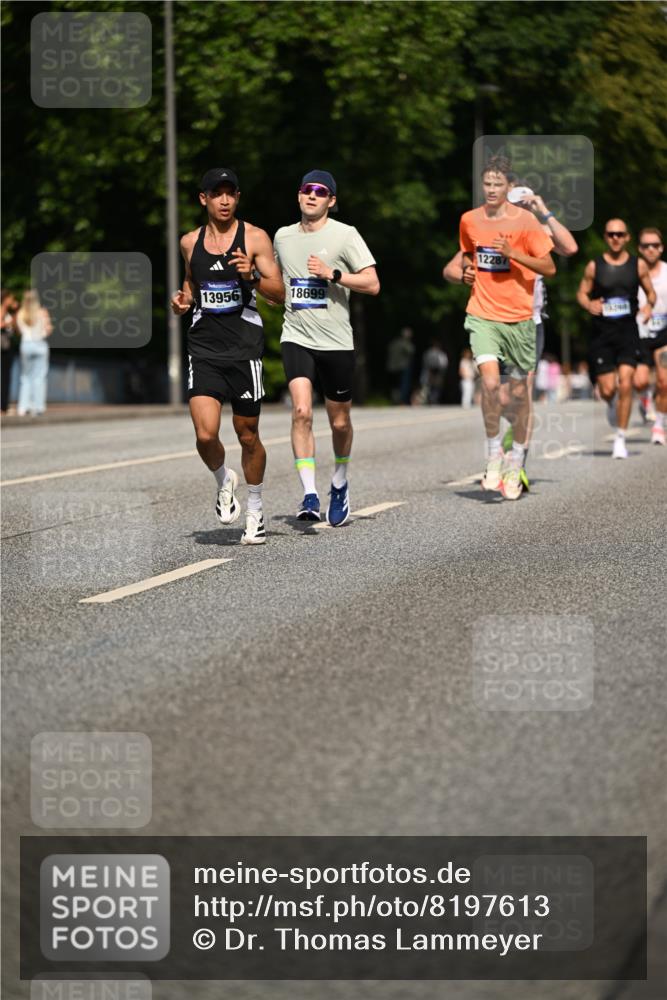 29.06.2025 - hella hamburg halbmarathon Dr. Thomas Lammeyer http://msf.ph/oto/8197613 29.06.2025 09:47:59 Kennedybrücke 1065, 2021, 2879, 3201, 3845, 4678, 5367, 6619, 7349, 8473, 8731, 10156, 10848 meine-sportfotos.de