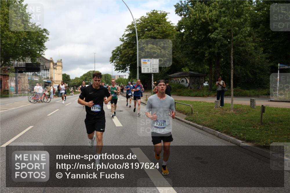29.06.2025 - hella hamburg halbmarathon Yannick Fuchs http://msf.ph/oto/8197624 29.06.2025 10:44:26 20KM 1119, 1216, 1321, 1399, 1507, 1630, 2020, 2234, 2788, 3296, 3852, 3947, 4127, 4247, 4346, 4933, 5894, 6662, 6795, 7176, 8153, 8313, 8572, 8657, 8704, 8899, 9031, 9303, 10371, 10480, 10750, 11356, 11455, 11607, 12235, 12527, 12624, 12733, 13008, 13282, 13463, 13609, 13758, 13812, 14257, 14562, 15803, 15950, 16000, 16242, 16716, 16732, 16806, 16887, 17247, 17319, 17384, 18066, 18228, 18229, 18370, 18451, 18499, 18657, 18658, 18811, 18884 meine-sportfotos.de