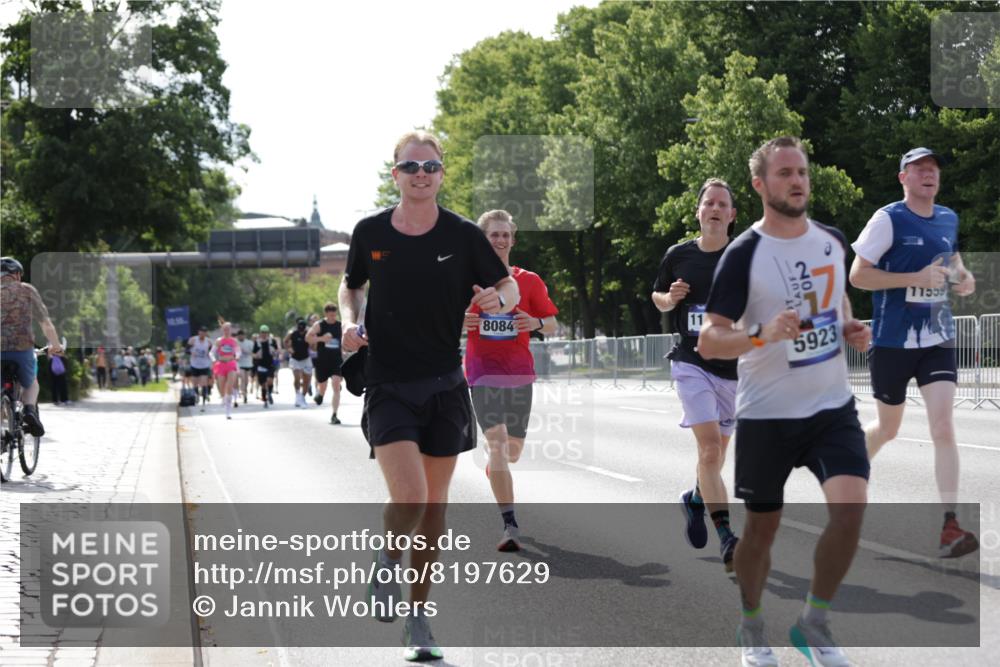 29.06.2025 - hella hamburg halbmarathon Jannik Wohlers http://msf.ph/oto/8197629 29.06.2025 09:47:11 Lombardsbrücke 1217, 2404, 2851, 3783, 5923, 5961, 8084, 8395, 9171, 11019, 11559, 11806, 12137, 12704, 12751, 13029, 13419, 14459, 15939, 16123, 17154, 18419, 18689 meine-sportfotos.de